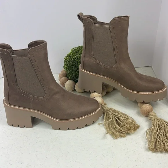 Dolce VitaHawk H2O Waterproof Chelsea Boot Sz 7.5 Color/Mushroom